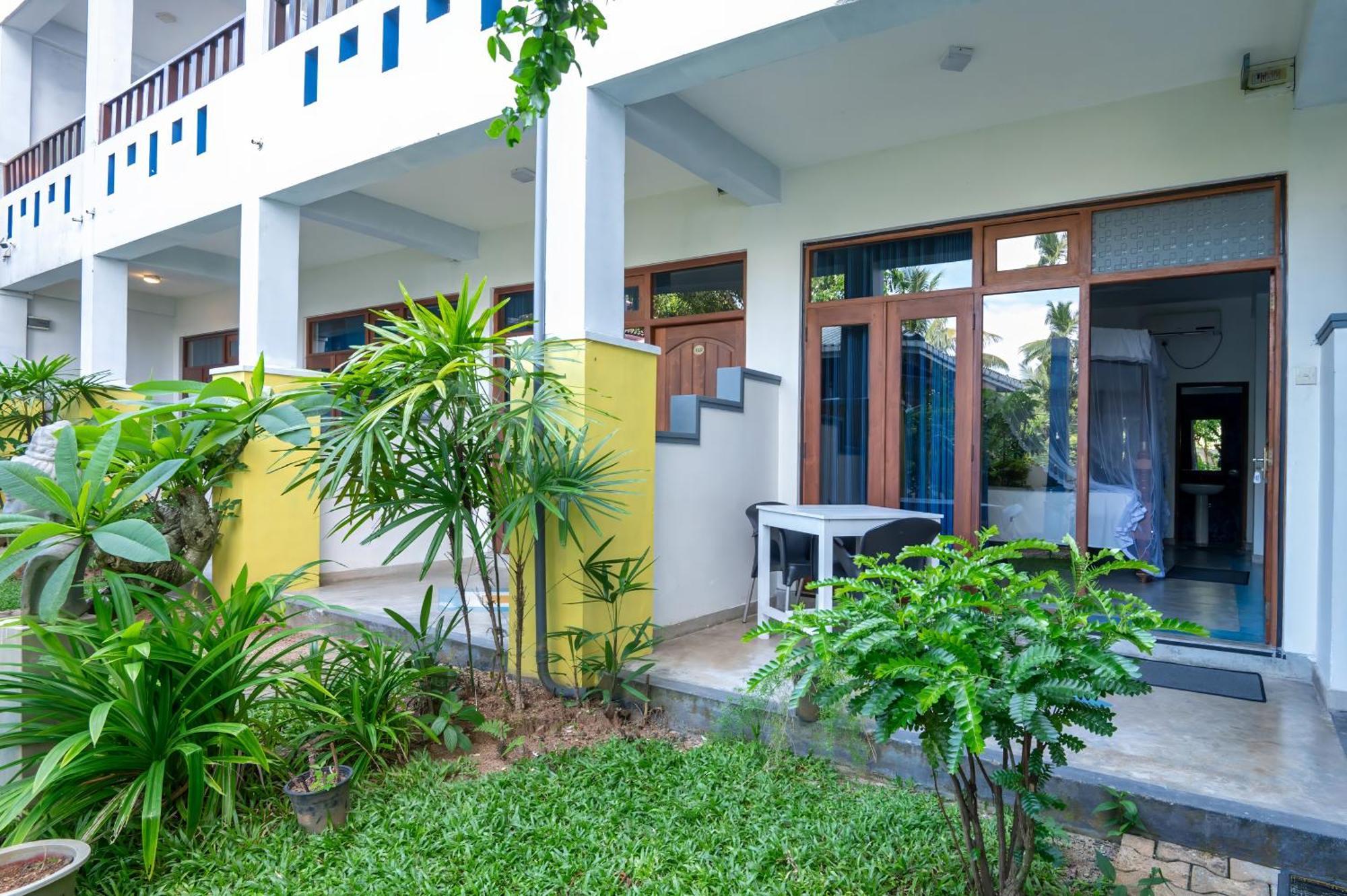 Hotel Aaradhya Mirissa Exterior foto