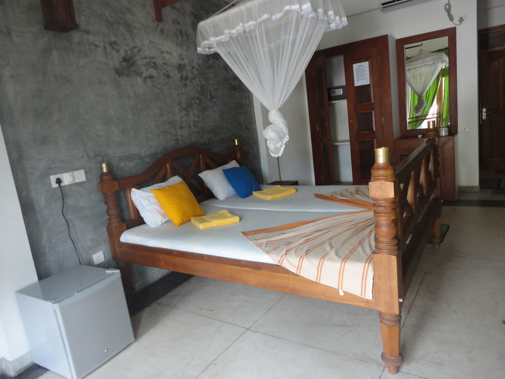Hotel Aaradhya Mirissa Exterior foto