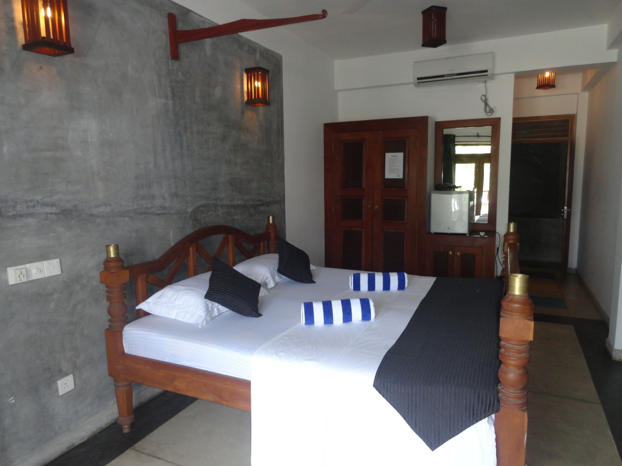 Hotel Aaradhya Mirissa Exterior foto